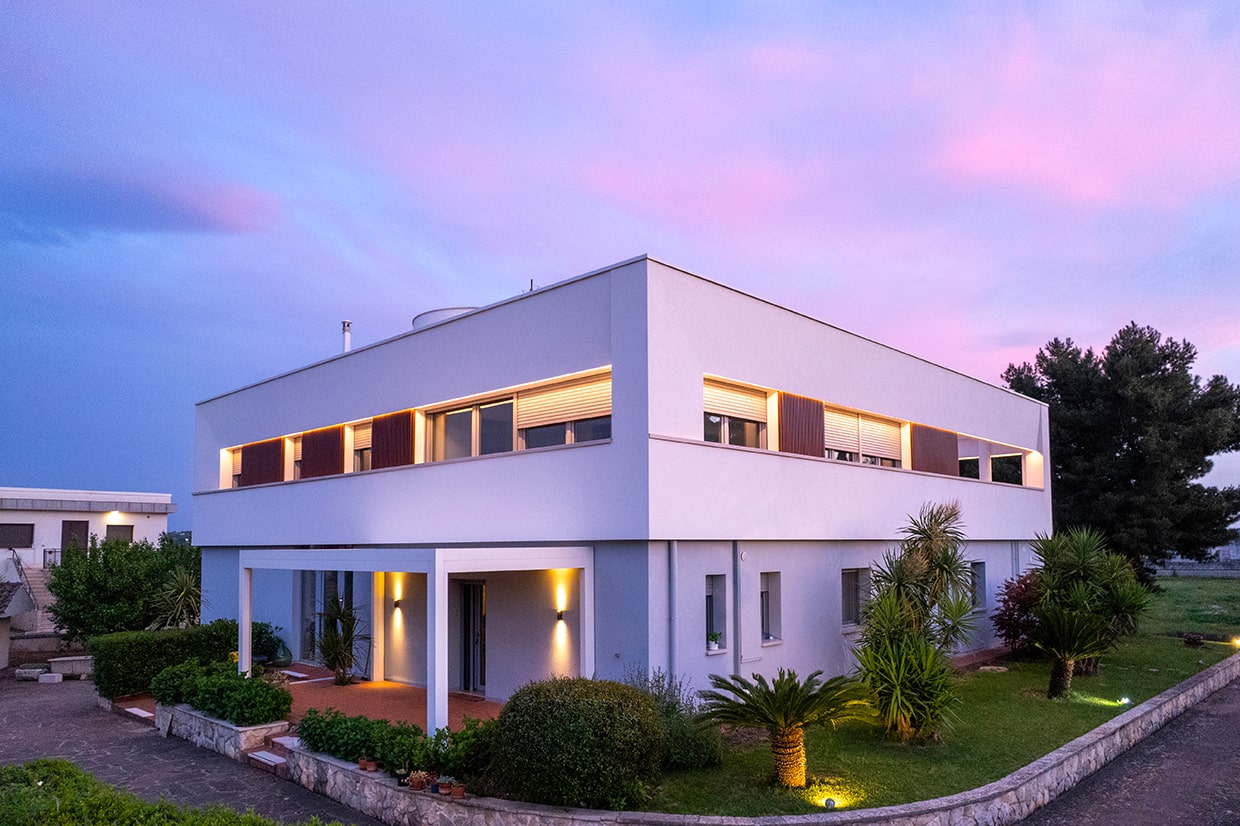 Progetto costruzione casa esterno notturno - Lovece